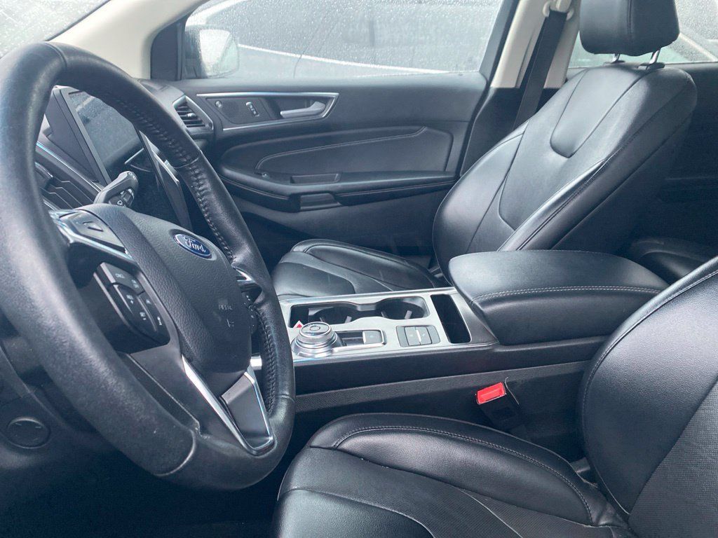 Used 2022 Ford Edge Titanium w/ Equipment Group 301A AWD/4WD image 13