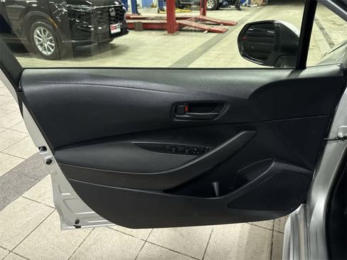 Used 2023 Toyota Corolla LE image 29