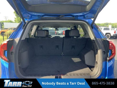 Used 2024 GMC Terrain SLT AWD/4WD image 18