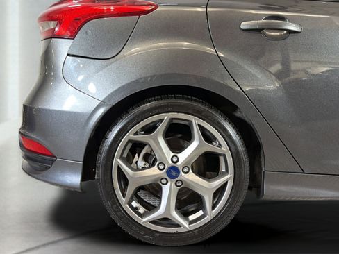 Used 2016 Ford Focus ST FWD image 35