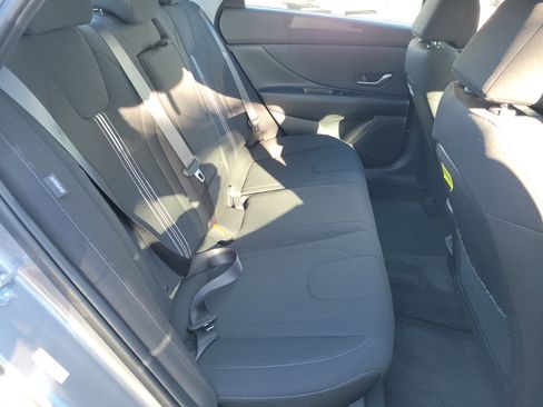 New 2025 Hyundai Elantra SEL image 19