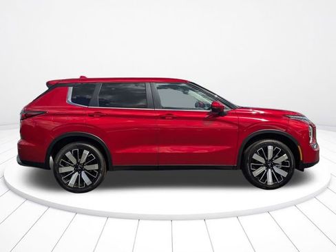 New 2026 Mitsubishi Outlander SE FWD image 2