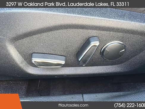 Used 2020 Ford Fusion SE FWD image 21