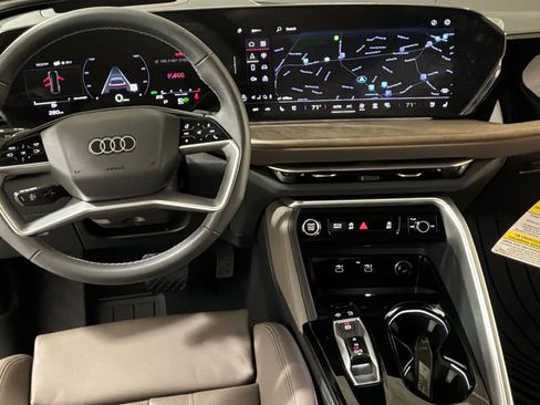 New 2025 Audi Q5 2.0T Premium Plus image 18