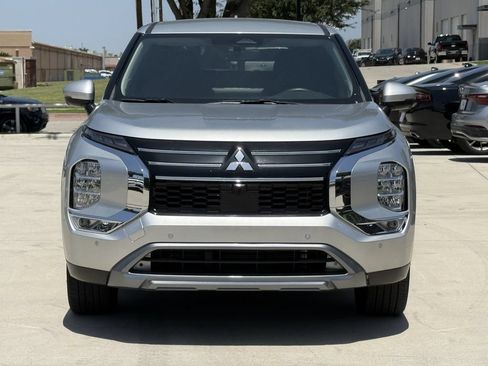 Used 2025 Mitsubishi Outlander SE FWD image 7