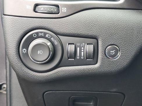 Used 2021 Jeep Cherokee Trailhawk w/ Comfort/Convenience Group image 8