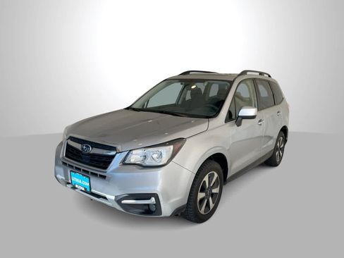 Used 2017 Subaru Forester 2.5i Premium AWD/4WD image 1