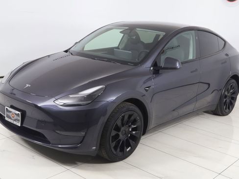 Used 2024 Tesla Model Y Long Range AWD/4WD image 22