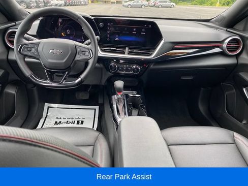 Used 2025 Chevrolet Trax RS w/ Driver Confidence Package FWD image 5