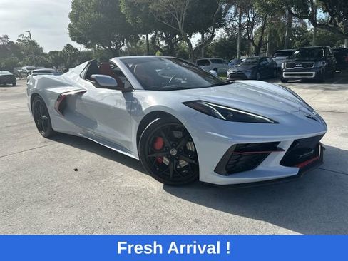 Used 2022 Chevrolet Corvette Stingray Premium Conv w/ Z51 Performance Package RWD image 31