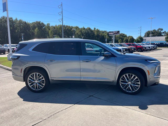 Used 2026 Buick Enclave Avenir w/ Super Cruise Package FWD image 9