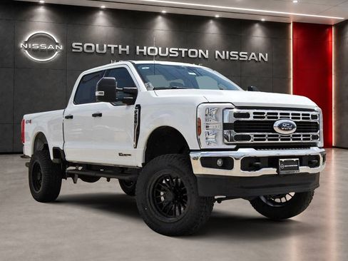 Used 2025 Ford F250 4x4 Crew Cab Super Duty image 1