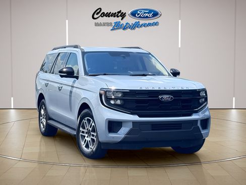 Used 2025 Ford Expedition Active RWD image 1
