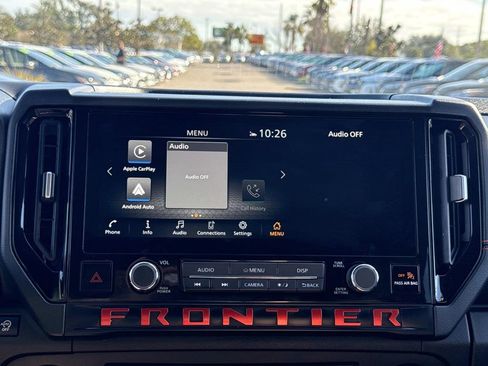 Used 2025 Nissan Frontier PRO-4X image 25