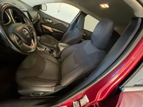 Used 2017 Jeep Cherokee Latitude w/ Safety/Convenience Group image 11