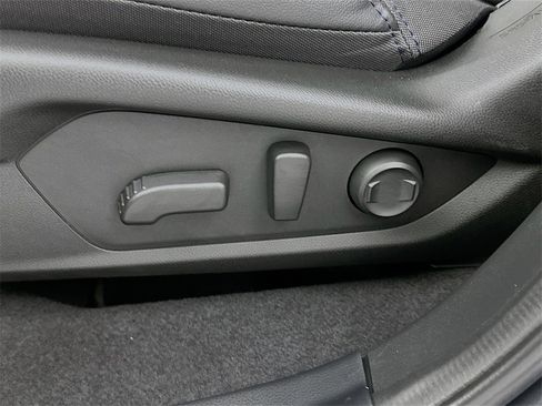 Used 2025 Subaru Forester Premium image 23