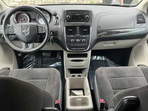 Used 2013 Dodge Grand Caravan SXT FWD image 18