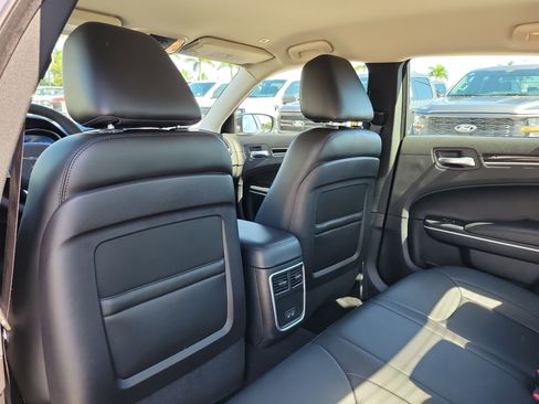 Used 2023 Chrysler 300 Touring L RWD image 13