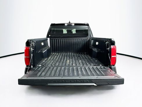 Used 2024 Toyota Tacoma TRD Off-Road image 28