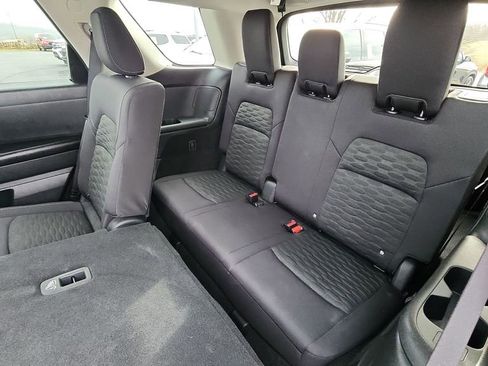 Used 2025 Nissan Pathfinder SV image 26