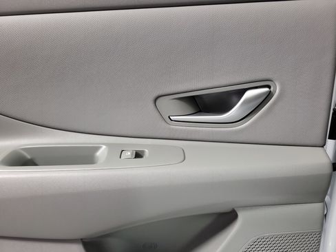 New 2025 Hyundai Elantra SEL image 30