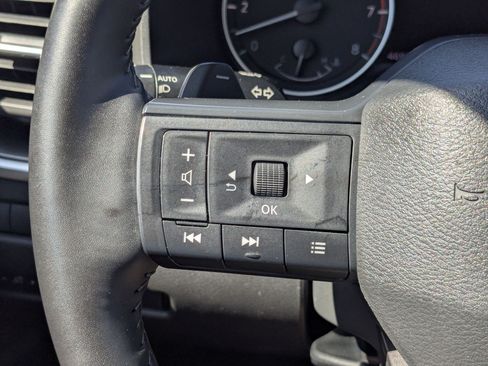 Used 2025 Nissan Rogue SV AWD/4WD image 19