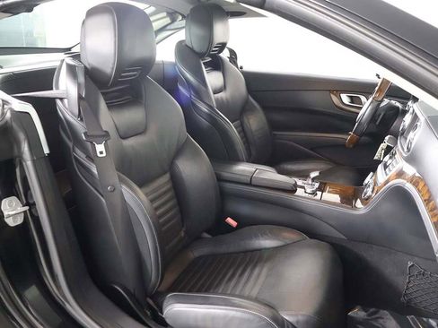 Used 2013 Mercedes-Benz SL 550 w/ Premium Pkg image 28