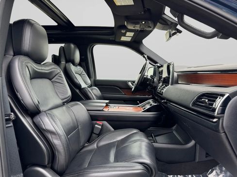Used 2019 Lincoln Navigator Reserve w/ Cargo Package AWD/4WD image 37