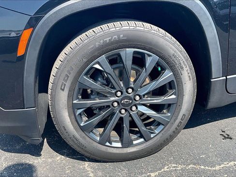 Used 2023 Chevrolet Traverse RS AWD/4WD image 9