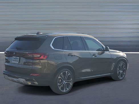 Used 2023 BMW X5 xDrive45e w/ Executive Package image 3