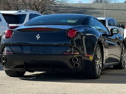 Used 2010 Ferrari California image 10