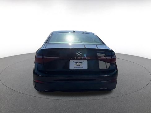 Used 2025 Volkswagen Jetta SE image 12
