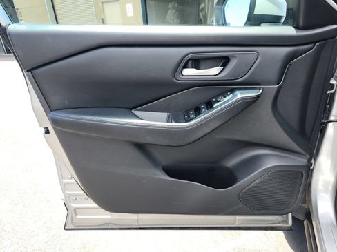 Used 2024 Nissan Rogue SV FWD image 19