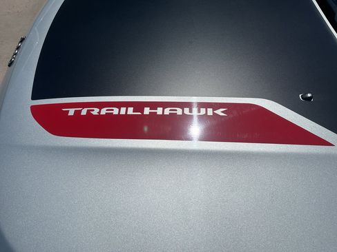 Used 2025 Jeep Compass Trailhawk AWD/4WD image 26