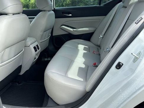 Used 2019 Nissan Altima 2.5 Platinum FWD image 13