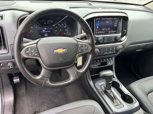 Used 2019 Chevrolet Colorado Z71 AWD/4WD image 12