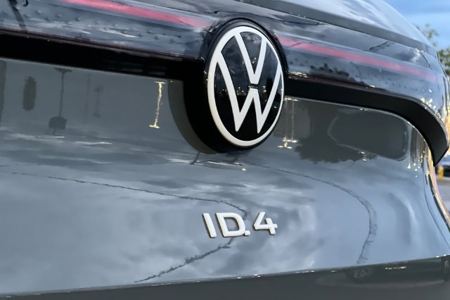 Used 2024 Volkswagen ID.4 2WD image 34