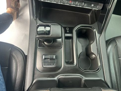 Used 2023 GMC Sierra 1500 AT4 w/ Technology Package AWD/4WD image 25
