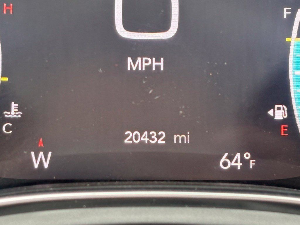 Used 2025 Chrysler Pacifica Limited FWD image 42