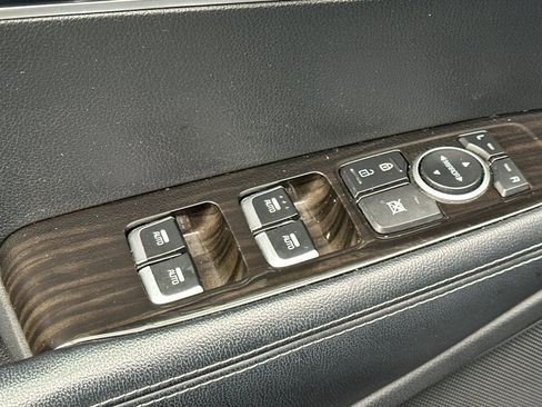 Used 2020 Kia Sorento S image 12