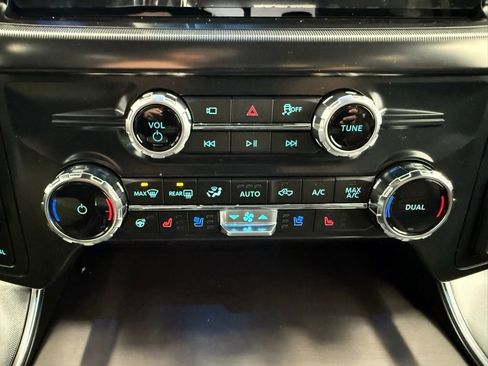 New 2025 Ford F150 Platinum w/ FX4 Off-Road Package image 38