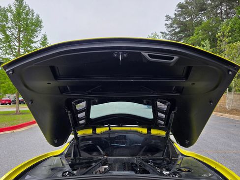Used 2022 Chevrolet Corvette Stingray Preferred Cpe w/ Z51 Performance Package RWD image 32
