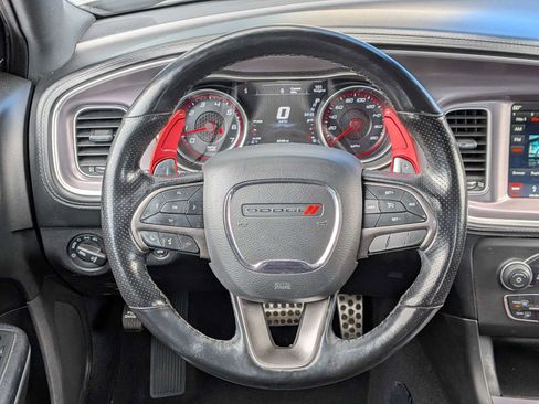 Used 2019 Dodge Charger Scat Pack w/ Dynamics Package RWD image 21