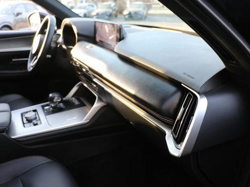 Certified 2025 MAZDA CX-70 Plug-In Hybrid w/ Premium Plus image 8