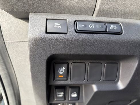 Used 2025 Nissan Frontier PRO-4X image 10