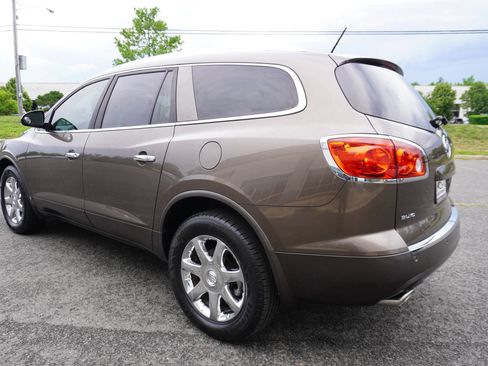 Used 2010 Buick Enclave CXL FWD image 5