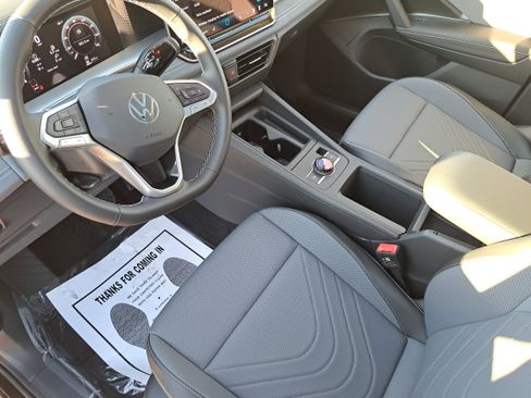 New 2026 Volkswagen Tiguan SE image 16