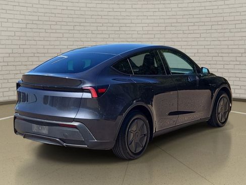 Used 2026 Tesla Model Y 2WD image 5