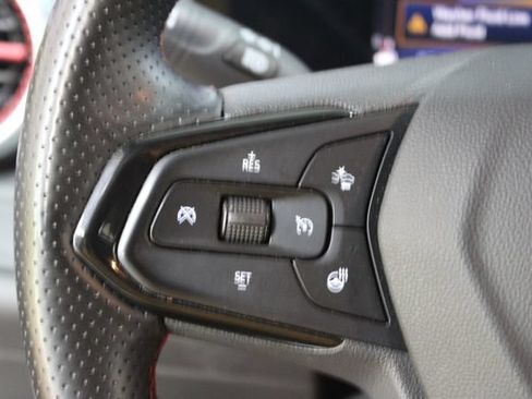 Used 2024 Chevrolet Trax RS w/ Sunroof Package FWD image 16