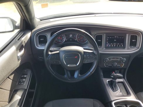 Used 2022 Dodge Charger SXT image 25